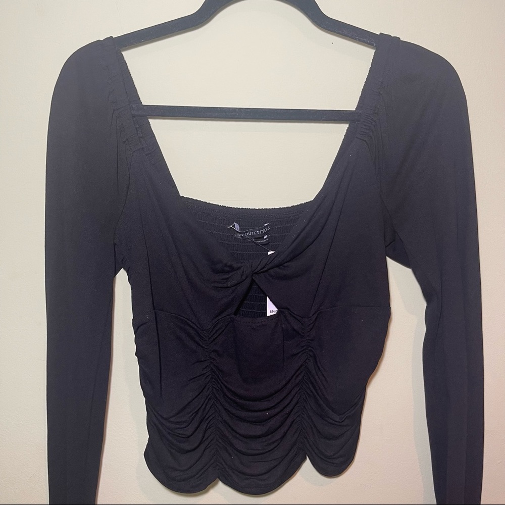 urban outfitters long sleeved rouched key hole top